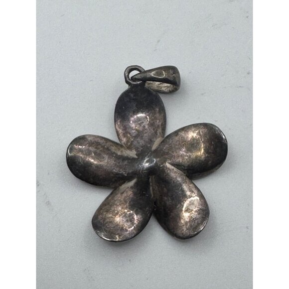 Flower Shaped 925 Sterling Silver Pendant With Clear Rhinestone Accent - Picture 8 of 8